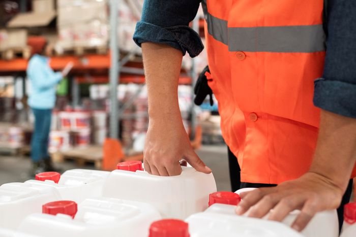 How to Choose the Best Oil Spill Kit for Your Workplace